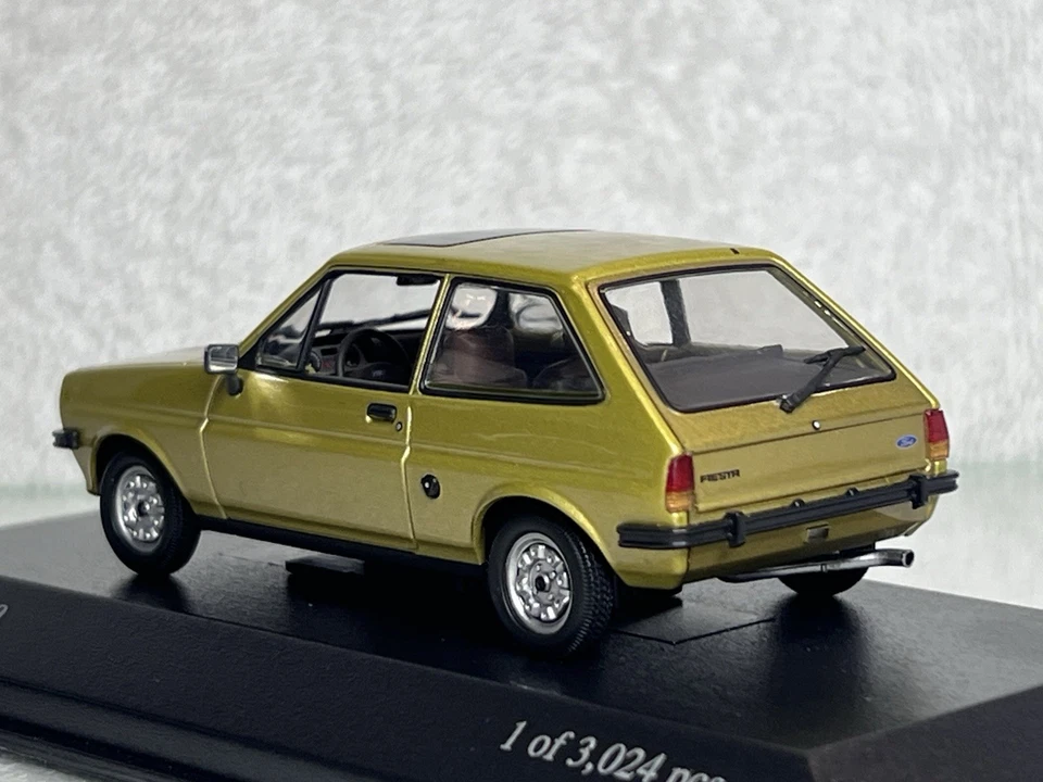 Minichamps 1:43 Ford Fiesta Mk1 1976 Gold Metallic Boxed - Image 4 of 4