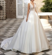 Wedding Dress V-Neck Lace Appliques Sequined Beads Satin Bridal Gown Sweep Train