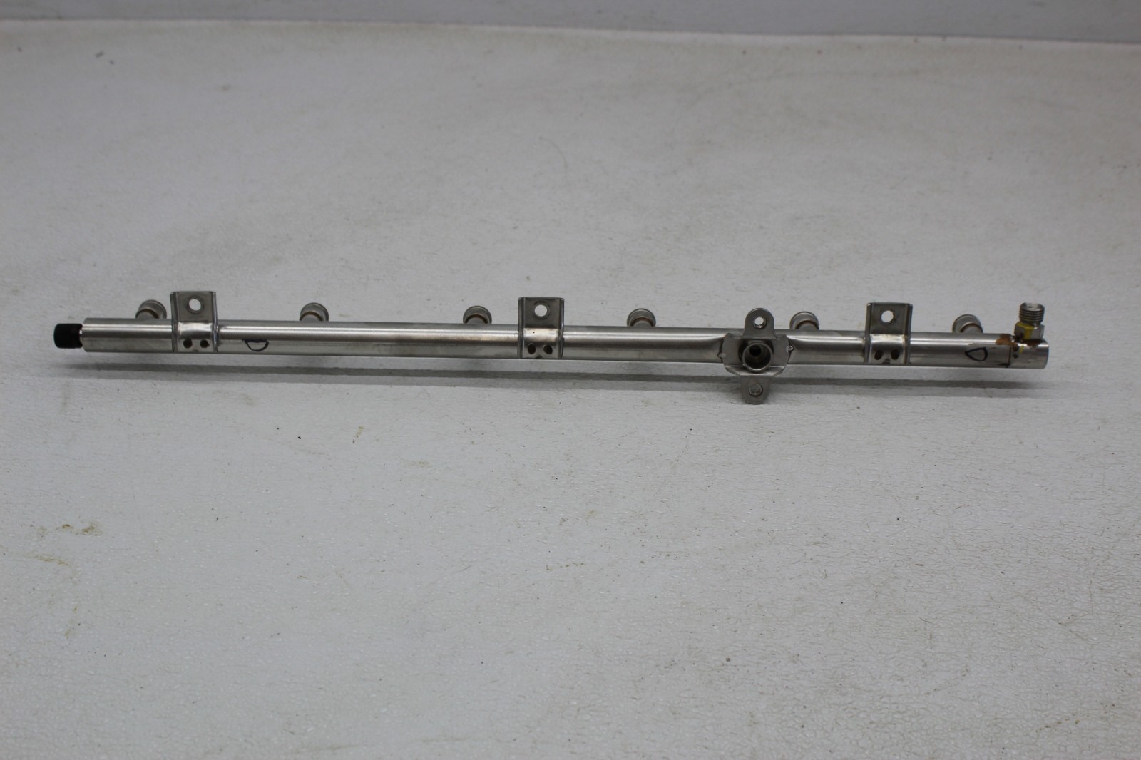 99-01 FERRARI 456 M LEFT SIDE GAS FUEL INJECTOR RAIL