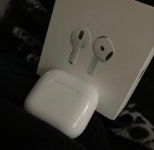 Apple AirPods 4th Generation Wireless In-Ear Headset - White