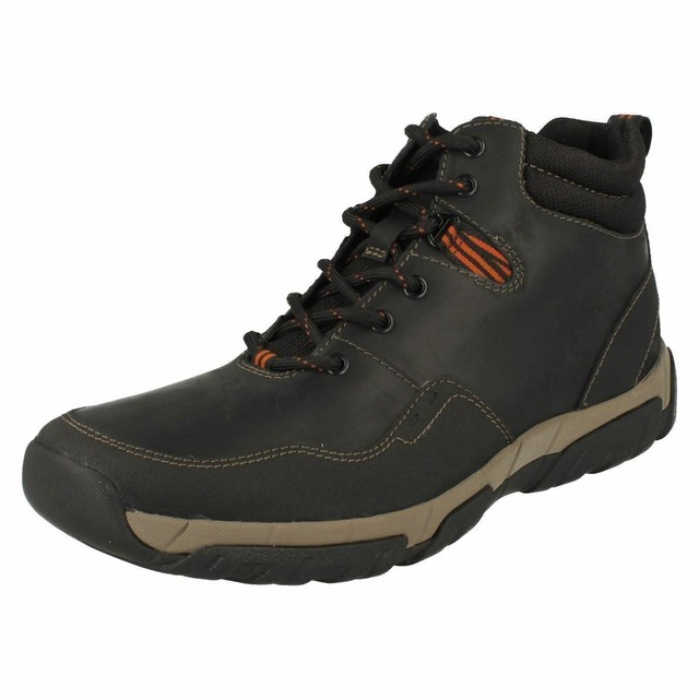 clarks waterproof mens shoes