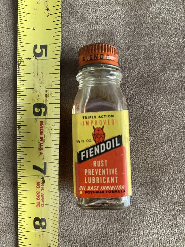 TUFF! FIND VINTAGE FIENDOIL SALESMAN SAMPLE!GUN OIL GREESE OIL BOTTLE!CAN!KIT???