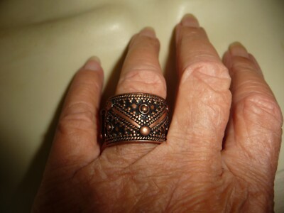 TEXTURED COPPER TONE 3/4'' W STRETCH SZ 7 COSTUME RING Sz  7 #25/20