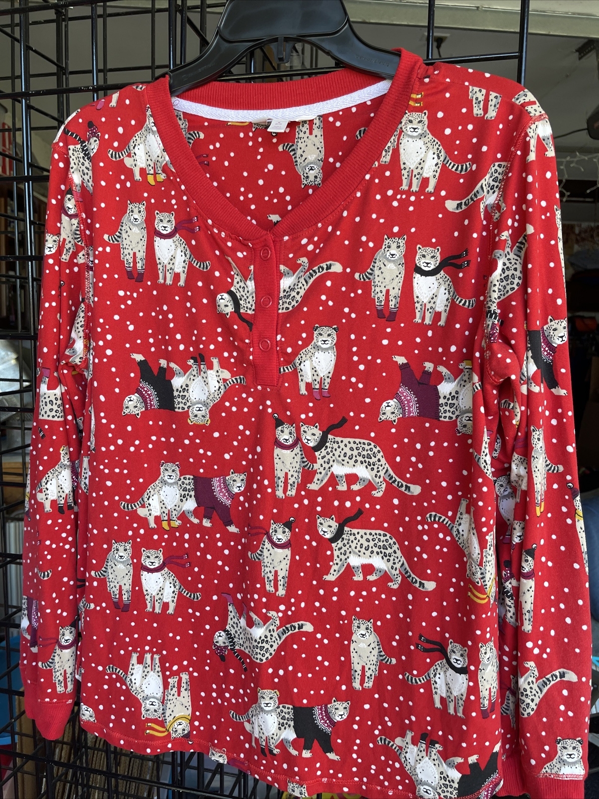 Secret Treasures Sleepwear Essentials Medium Long Sleeve Snow Leopard