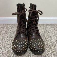 Botas De Steve Madden Mujer Steve Madden Betty - Botas De Combate Clásicas  Con Cordones Y Puntera Cerrada, Color Negro, Negro -, 7.5 Wide Botas Steve  Madden Outlet, image size:225x225