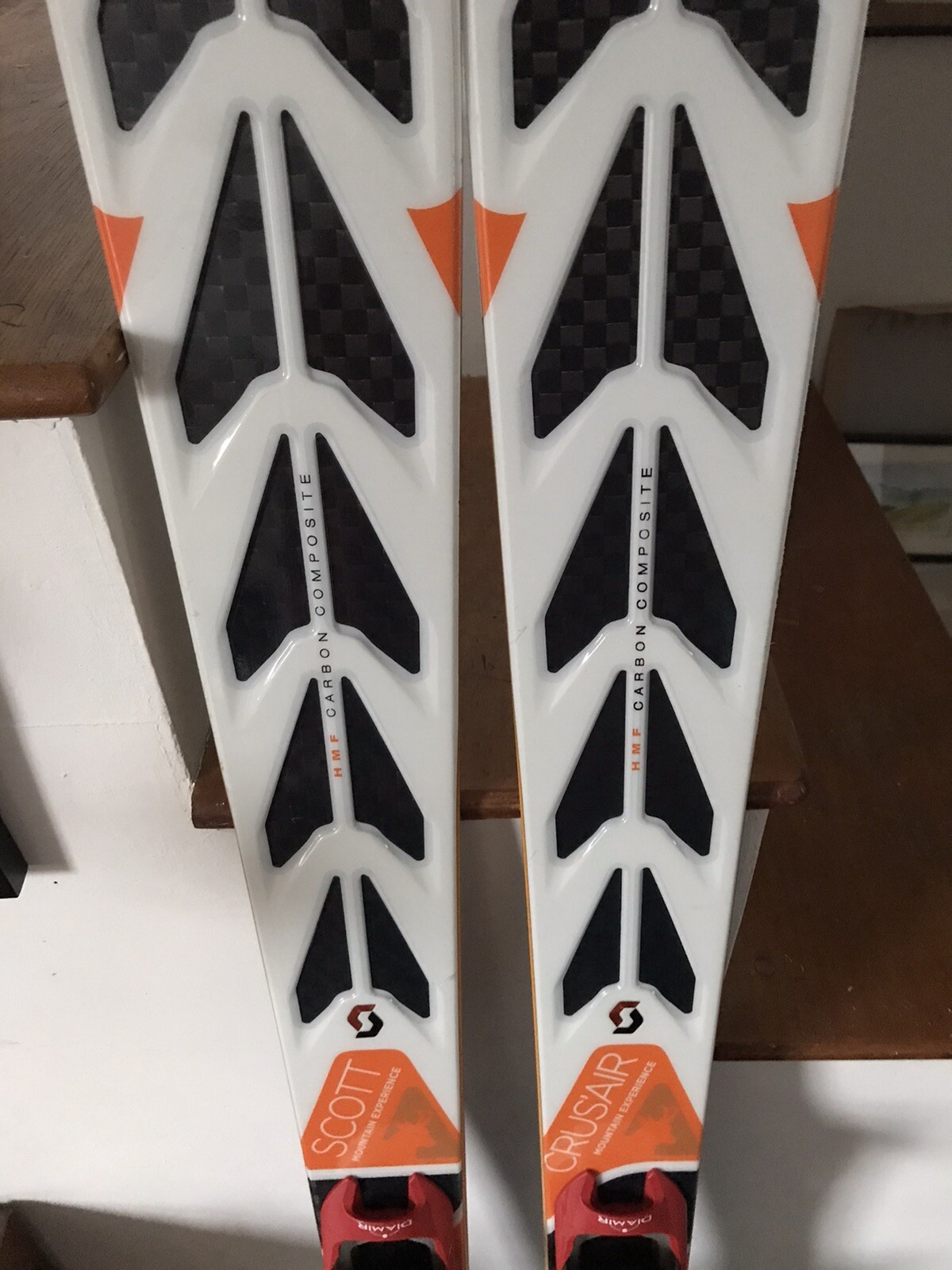 Scott crus’air touring skis, diamir bindings, skins and crampons