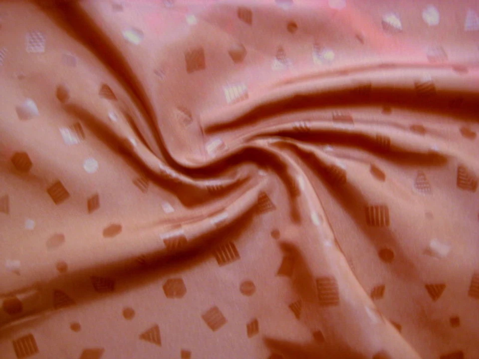 Excelente tela de tafetán con estampado ligero tono sobre tono de arcilla de terracota Foto 2 de 4