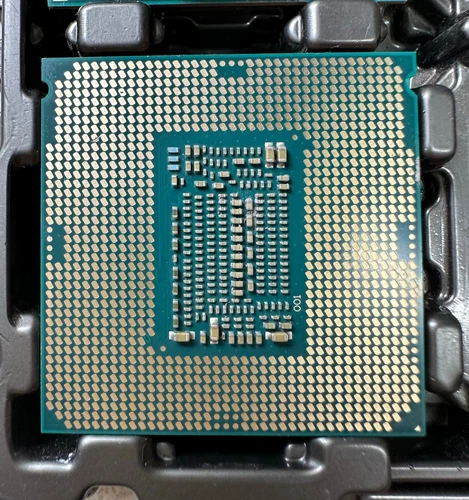 8th Gen Intel Core i5-8600K CPU 3.6 GHz (Turbo 4.3 GHz) 6-Core 9MB LGA1151 SR3QU - Picture 2 of 2