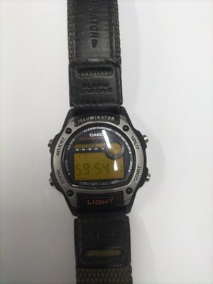CASIO W-94H ILLUMINATOR UHR DIGITAL SCHWARZES ARMBAND, ALARM CHRONO, GEBRAUCHT.