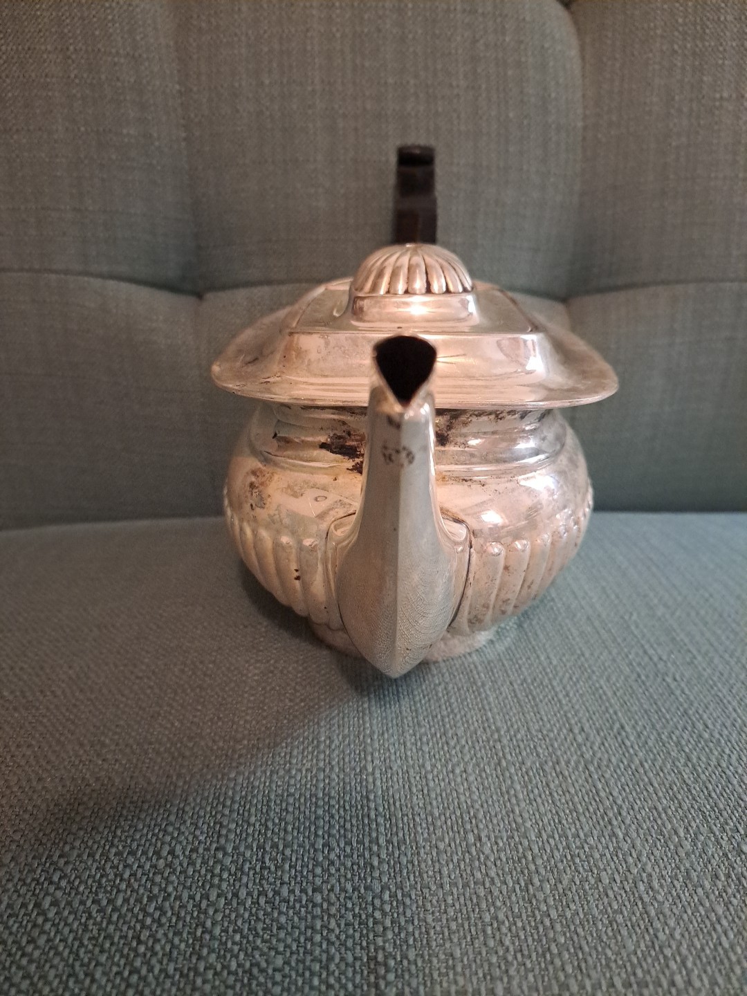 Vintage Viners of Sheffield Silver Plated Tea Pot England (AS IS) NEEDS TLC