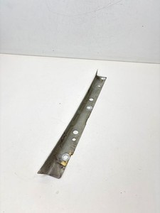 Volkswagen Transporter - Caravelle T3 1989 Halterung Kotflügel MAH9561