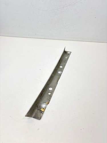 Volkswagen Transporter - Caravelle T3 1989 Halterung Kotflügel MAH9561