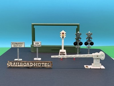 Lot Of Various Signage - HO Scale, Railroad, Traffic, Billboard, Gate, Yard A25