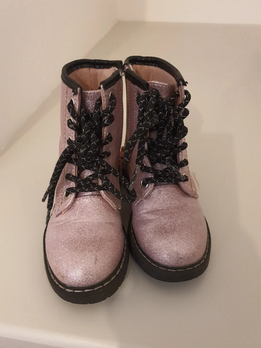 Steve Madden Glittery pink Kids boots size 7 or Eur 26