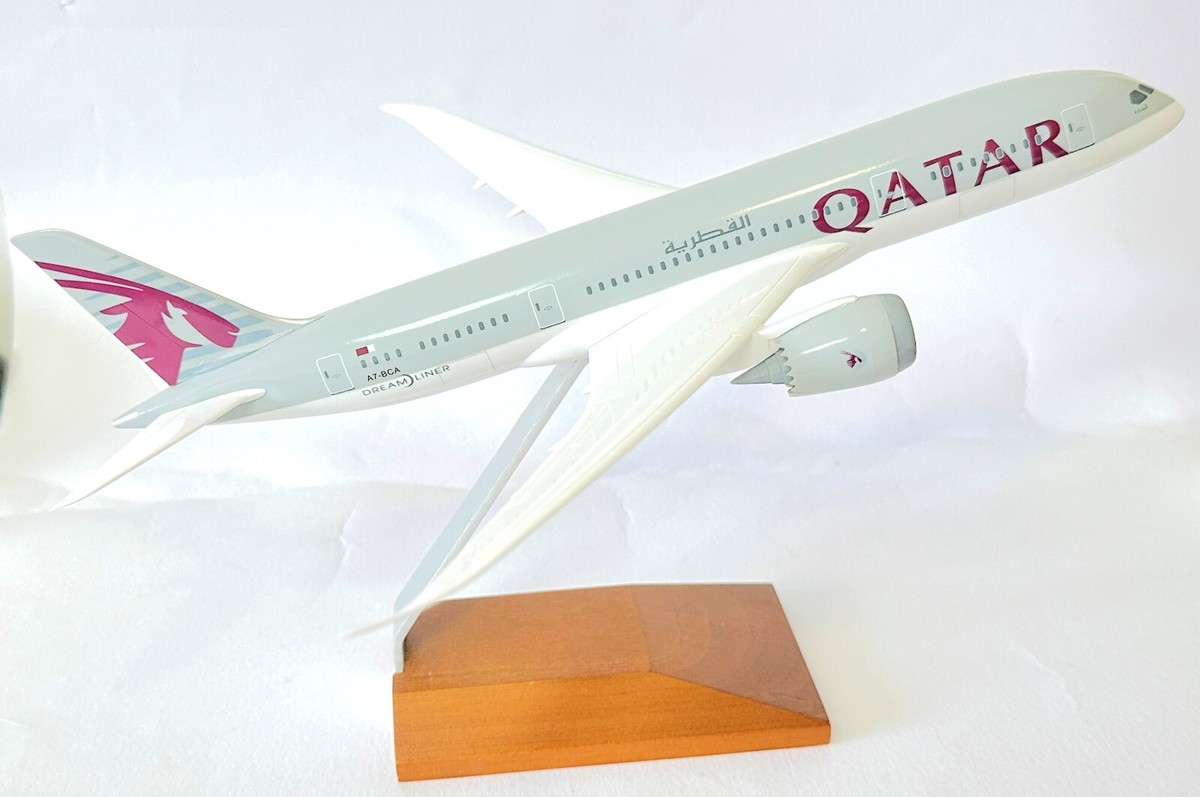 【非売品】カタール航空 787-8 1:200 Boeing 787-8 Qatar Airways Risesoon (Skymarks) Collectors