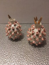 RARE ANTIQUE 1940s50s60s Roses On Vases Salt And Pepper Shakers Set