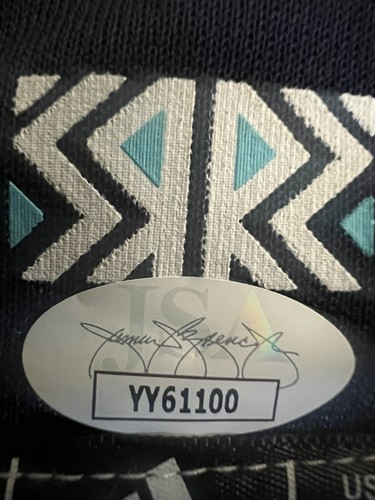 2023-24 Winnipeg Jets Team Signed Jersey JSA LOA Size 54 Connor Hellebuyck - Picture 5 of 6