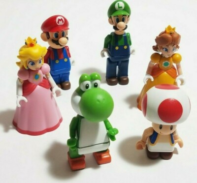 マリオ様　XS 6 KNEX Mario Kart Wii Mini Figures Nintendo Princess Peach Daisy