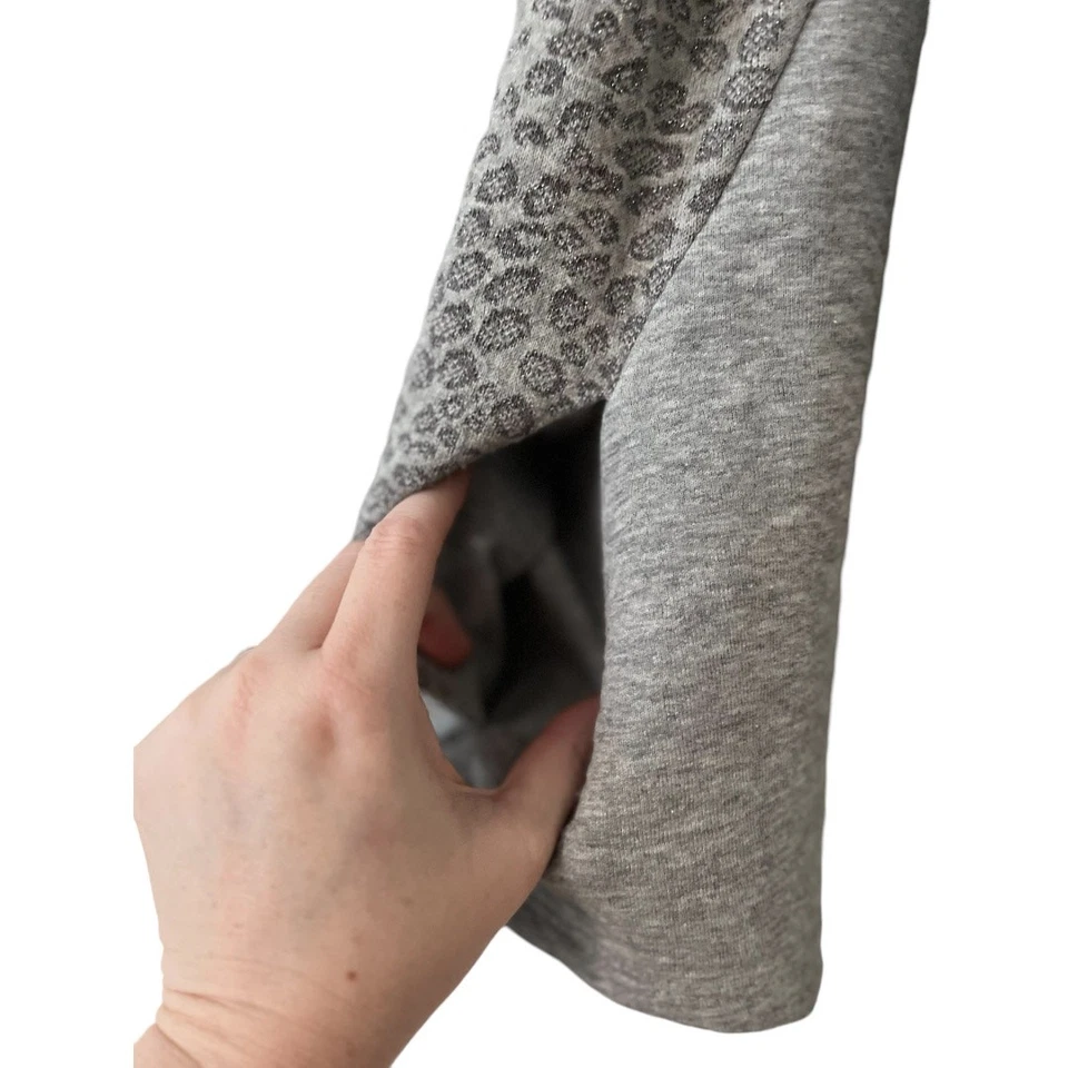 Толстовка женская с капюшоном Chicos Zenergy полная зип серая с анималистическим принтом размер маленький - Изображение 3 из 4