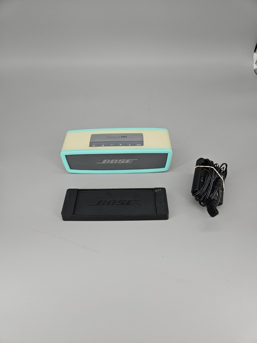 BOSE SoundLink Mini Bluetooth Speaker, Silver, Charging Dock
