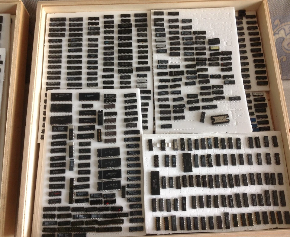 ICs.. LOGIC,Prozesoren,Peripherie,speicher...etc