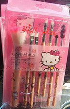Hello Kitty Pink 6-Piece Makeup Brush Set Fla...