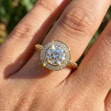Luxury Diamond Women Ring Halo 18K Yellow Gold Round Cut IGI Lab Created 4.50 CT