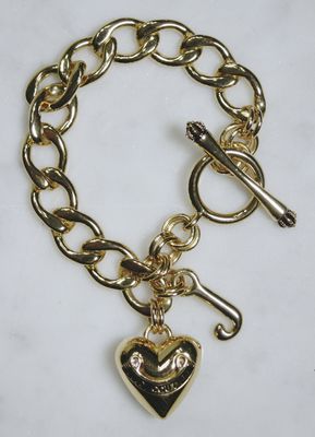 JUICY COUTURE Heart and J Chain Link Charm Bracelet. Nice!