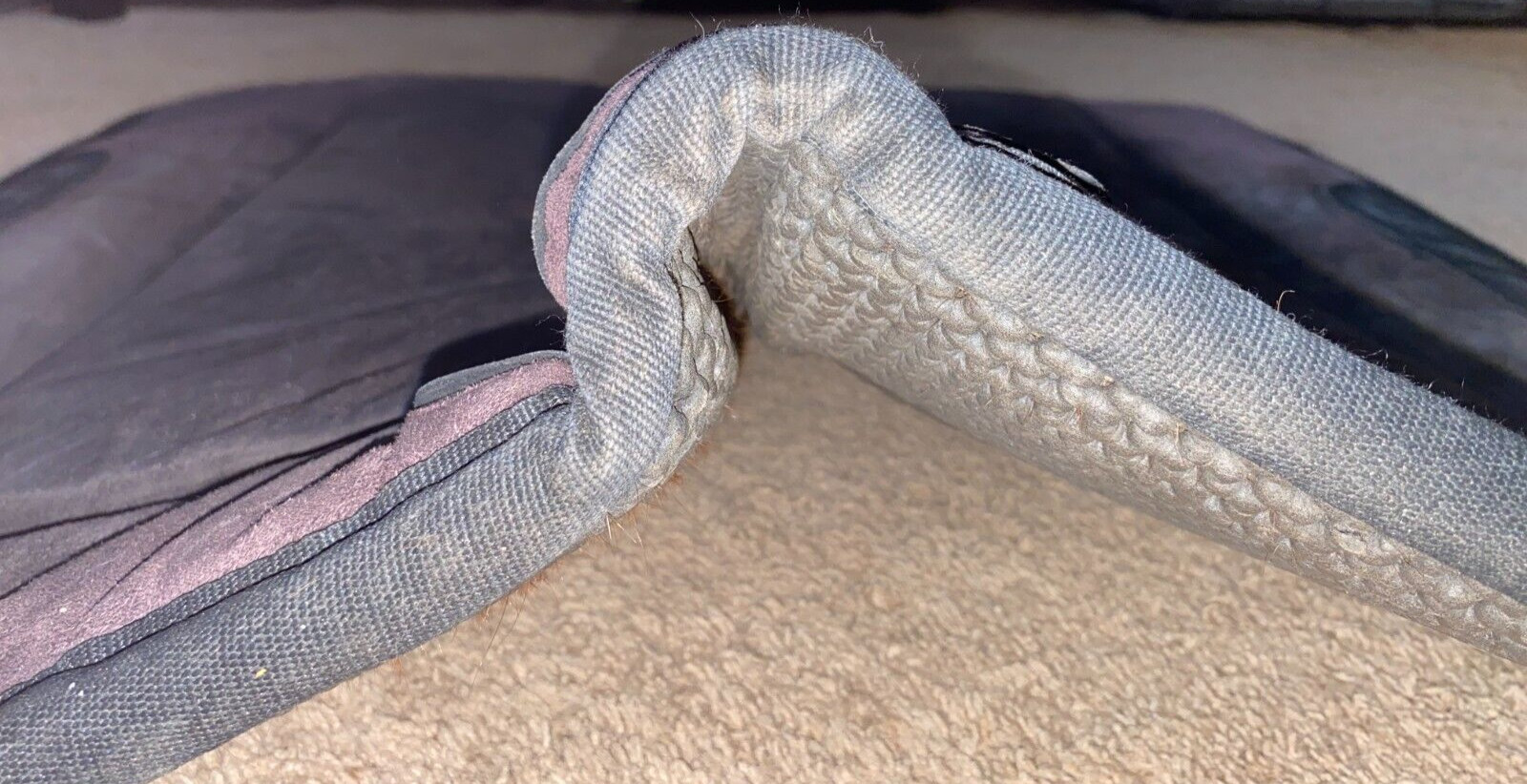 CONTOURED WESTERN SADDLE PAD BUILT UP BACK, NEOPRENE ANTISLIP BOTTOM 31 X 31 1/2