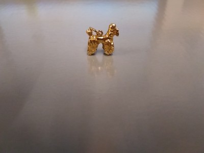 9 carat yellow gold hallmarked 'solid' poodle charm.