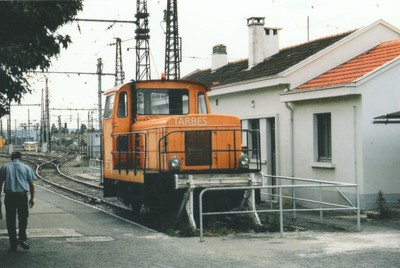 Gare de TARBES (65) tractor Moses circa 1990