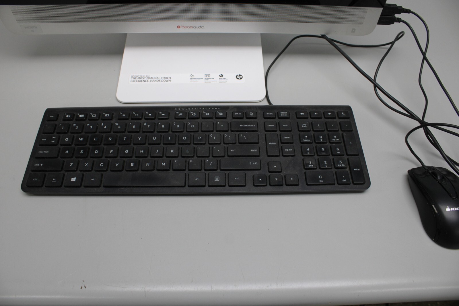 HP ENVY 23o014 23"(1TB, Core i54570T, 2.6GHz, 8GB) AllInOne White