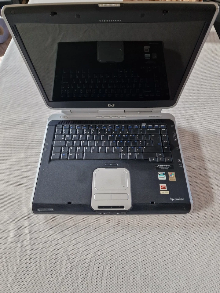 Hp Pavilion ZV6000 laptop 15.4" laptop untested for parts Read Description - Image 3 of 4