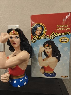 Vandor Wonder Woman Limited Edition Ceramic Cookie Jar 2004