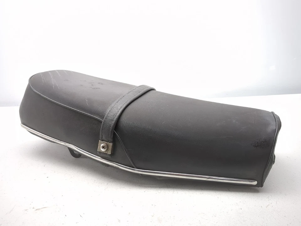 76 Honda CB125 Full One Piece Driver Passenger Seat - Image 3 of 4