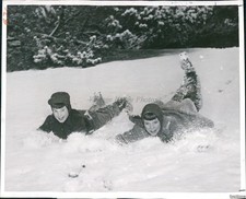 1955 Patricia Tobin Mary Ann Sullivan Snow Seattle Wa 8X10 Historic Press Photo