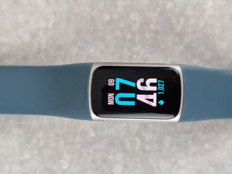 Fitbit Charge 5 Fitness & Health Tracker Platinum Stainless Steel Case Blue Band - Image 2 of 4