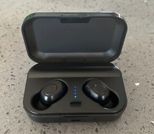 New True Wireless In-Ear Headphones With Portable Charging Case w/ warranty