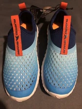  Aquaflo  Size 10 Kids Boys shark 
