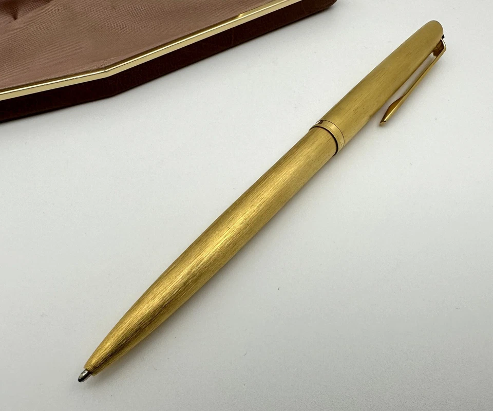Bolígrafo enchapado en oro Aurora 98 Foto 2 de 4