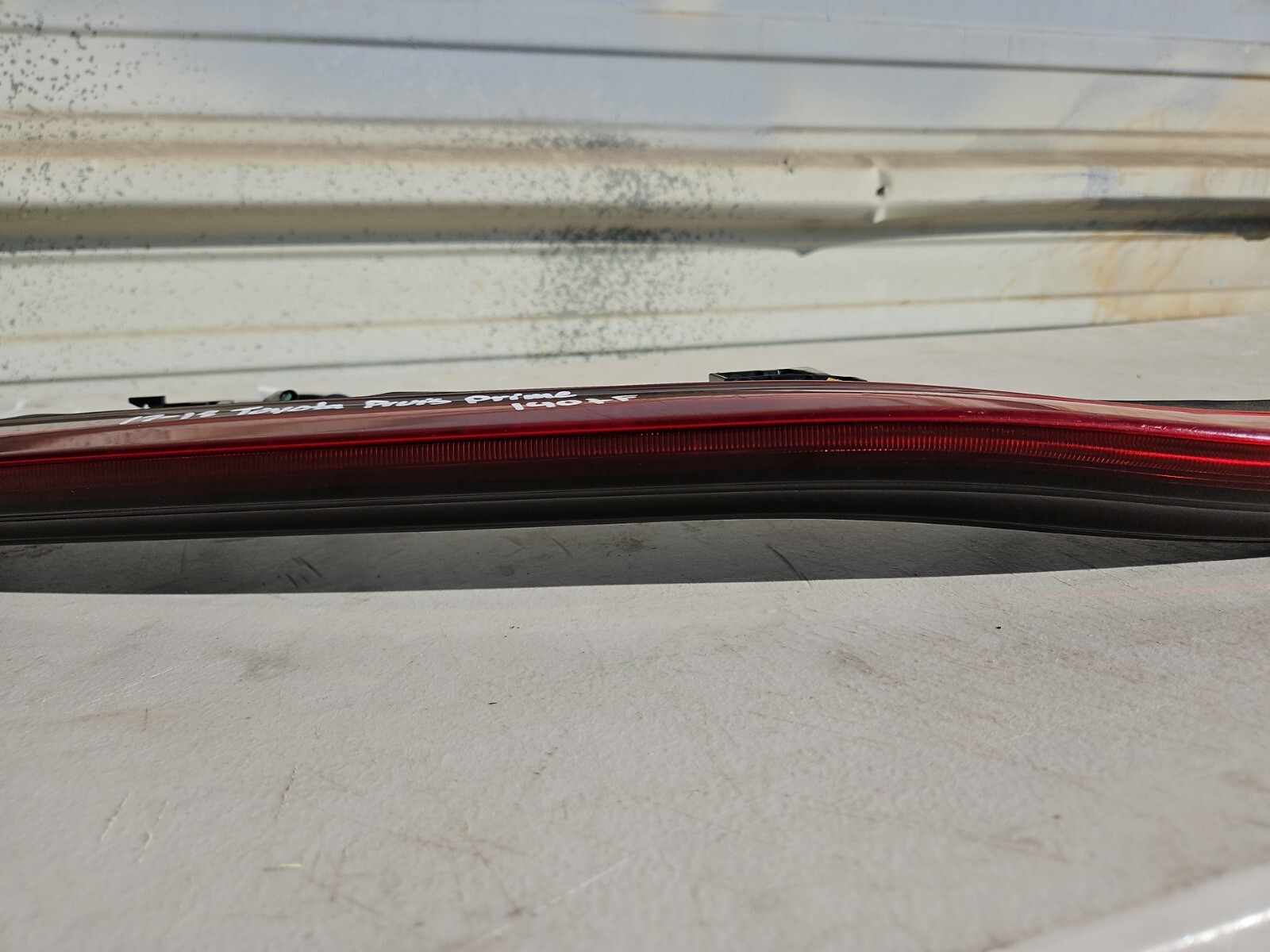 2017 2018 Toyota Prius Prime Full Led Center Brake Tail Light Used Oem