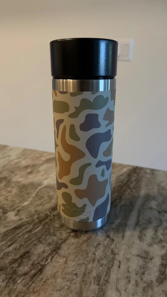 Yeti Rambler 18 OZ HotShot Tapa Botella Bronceado Camuflaje Edición Limitada Retirado Foto 3 de 4
