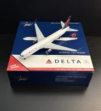 GeminiJets 1:400 Delta Air Lines Boeing 767-300 N1201P GJDAL2104 Airplane Model