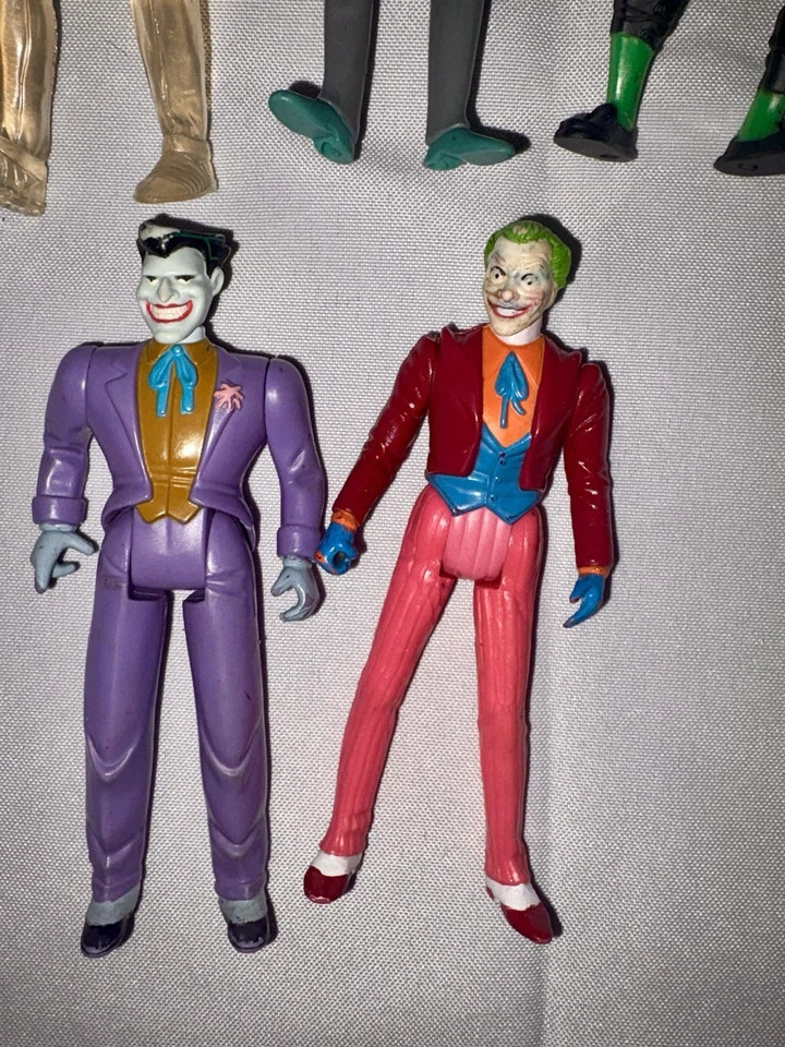 Vintage 1990's Batman Action Figures Weapons Accessories Huge Lot of 18 Kenner - Image 3 of 4