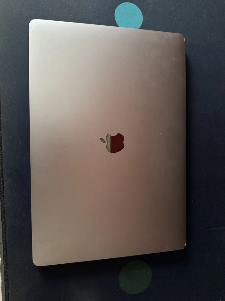Apple MacBook Pro 16" 2019 · i7 · 16GB · 512GB, foto 1 di 5