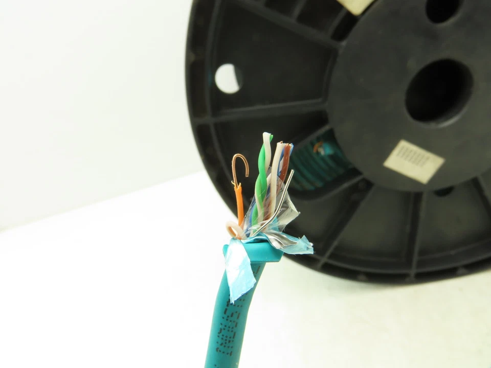 CommScope 4604805/10 Wire Spool 24AWG 4 Pair Sun Oil Resistant Cat5e Cable 800' - Image 3 of 4