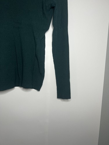 Zuiki Green Long Sleeve Cutaway Neckline. - Picture 4 of 6