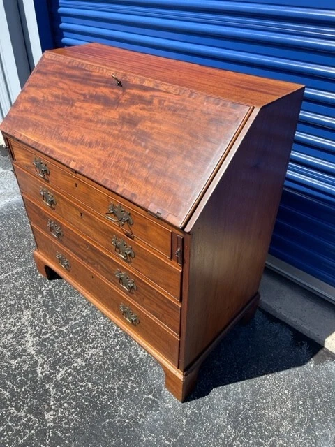 Recepción Chippendale con figura de caoba inclinada años 1800 10 cajones escritorio interior Foto 2 de 4