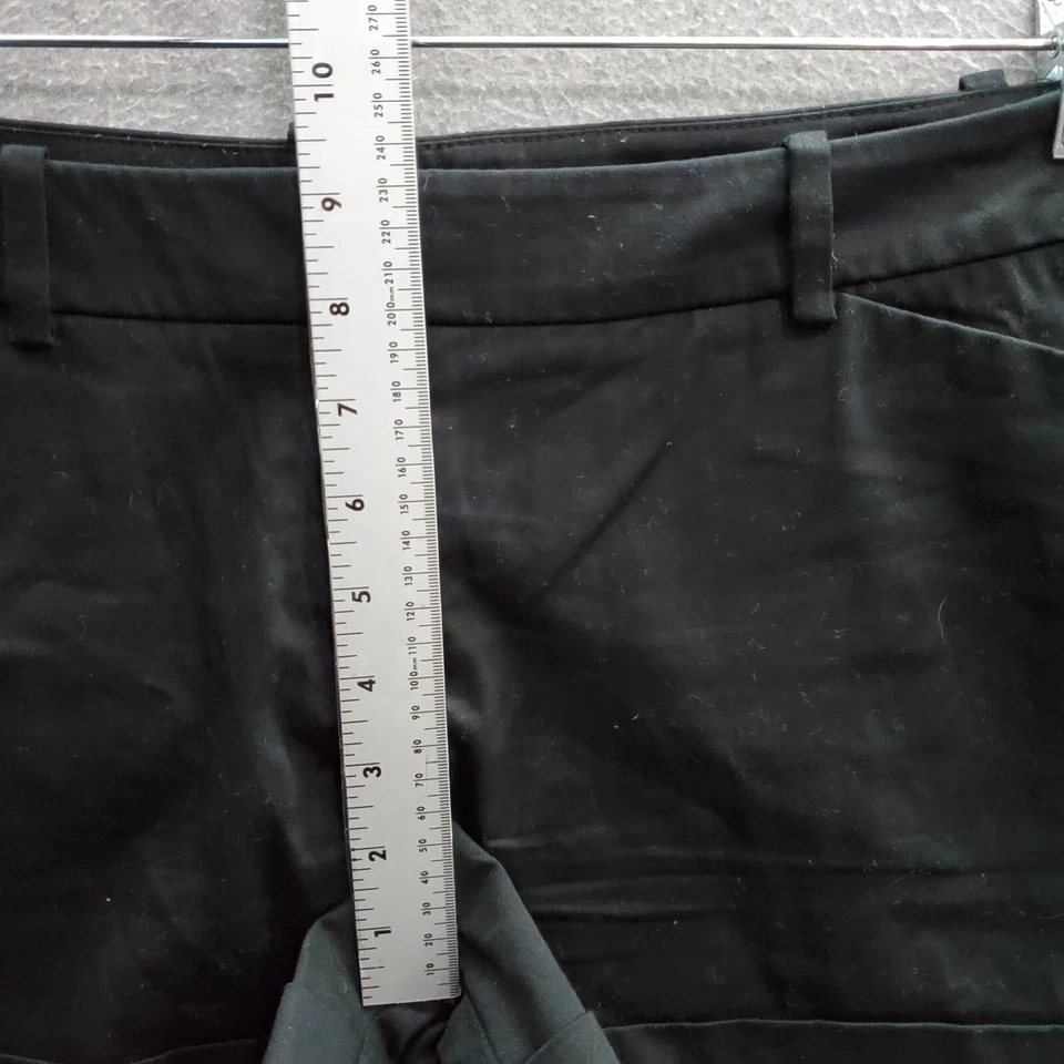 Mossimo Women Shorts 10 Black Chino CuffedSlant Pockets 3" Inseam Mid Rise - Image 4 of 4