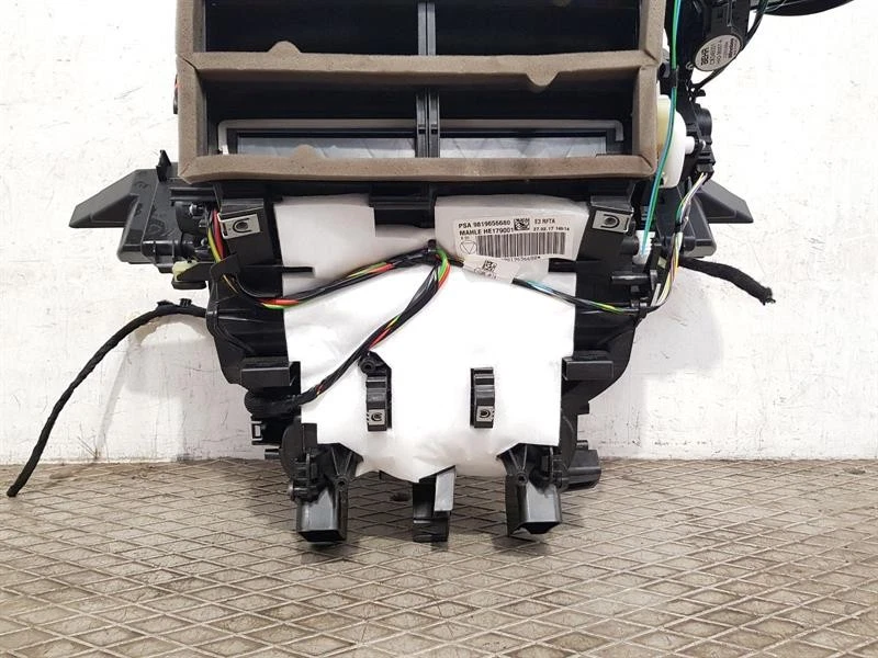 2014-2020 MK1 CITROEN C4 CACTUS HEATER BOX UNIT HOUSING WITH MATRIX 1.6 DIESEL - Image 3 of 4
